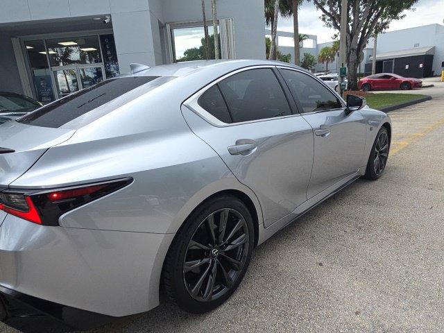 صورة 3 لـ 2023 Lexus IS 350 F SPORT DESIGN