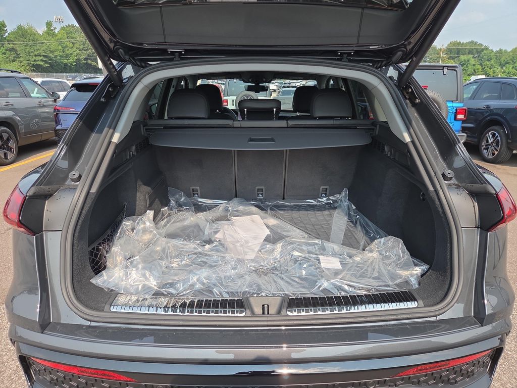 صورة مصغرة 8 لـ 2026 AUDI Q5 PREMIUM TFSI QUATTRO S TRONIC
