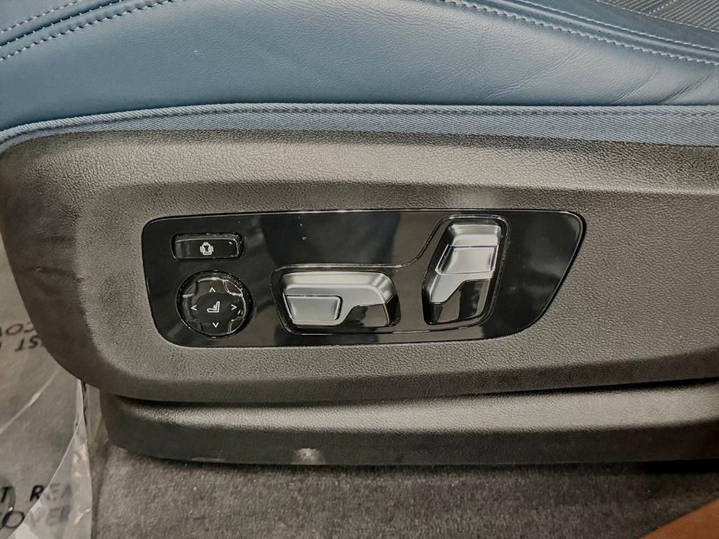 2025 BMW XM LABEL RED — миниатюра 27