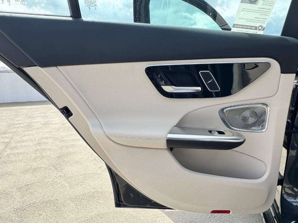 2026 Mercedes-BENZ C-CLASS — миниатюра 29