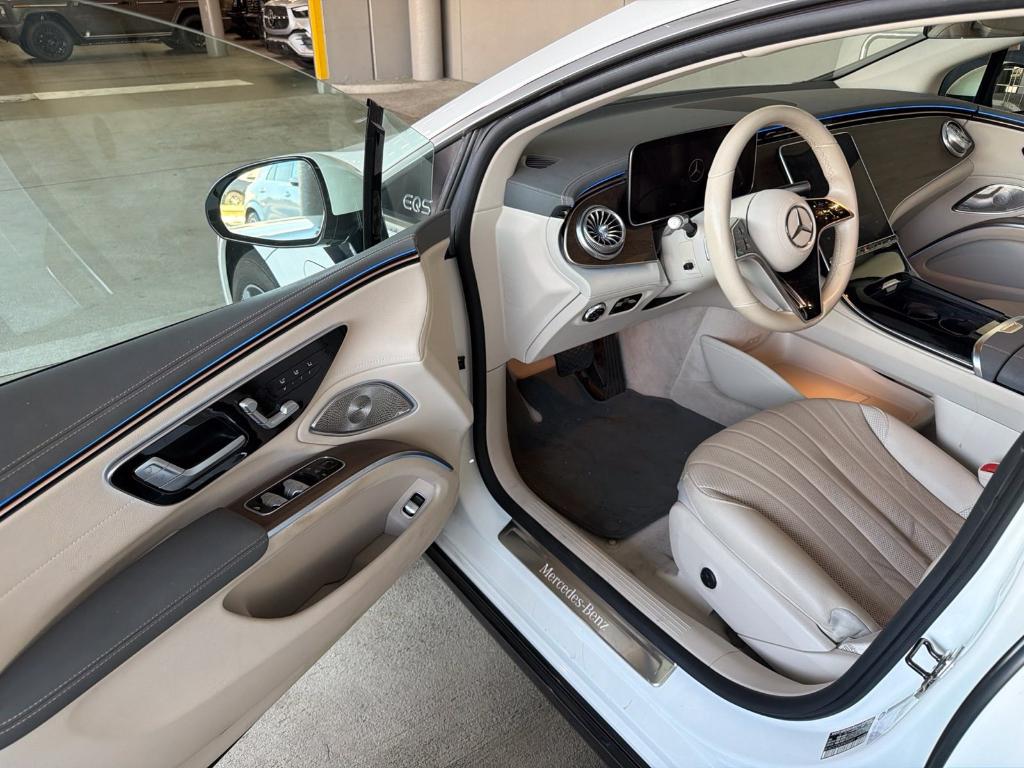 صورة 8 لـ 2023 Mercedes-BENZ EQS