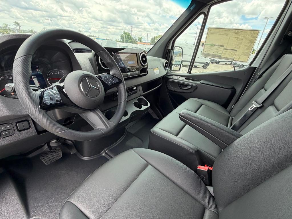 2025 Mercedes-BENZ OTHERS — миниатюра 23