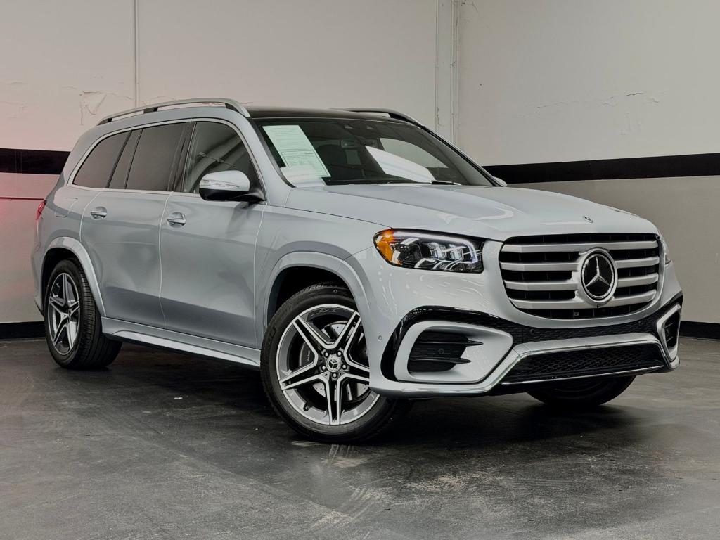 2025 Mercedes-BENZ GLS — фото 2