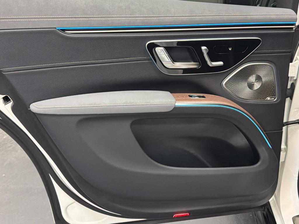 2023 Mercedes-BENZ EQS — миниатюра 38