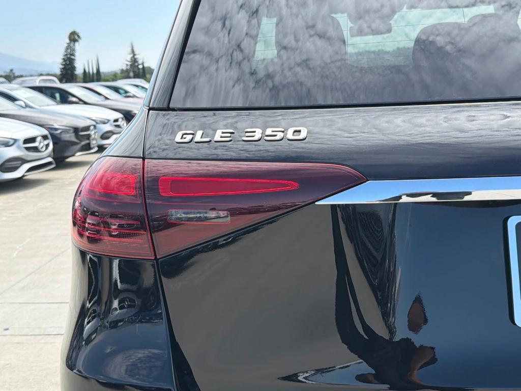2026 Mercedes-BENZ GLE — миниатюра 11
