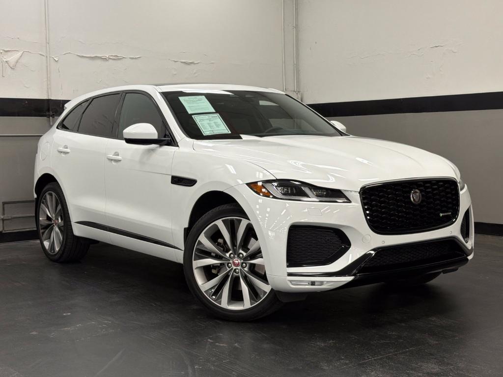 صورة 2 لـ 2023 Jaguar F-PACE R-DYNAMIC S