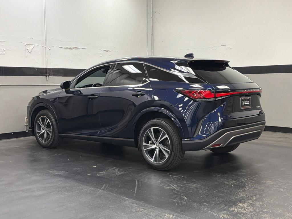 صورة 8 لـ 2025 Lexus RX 350 350