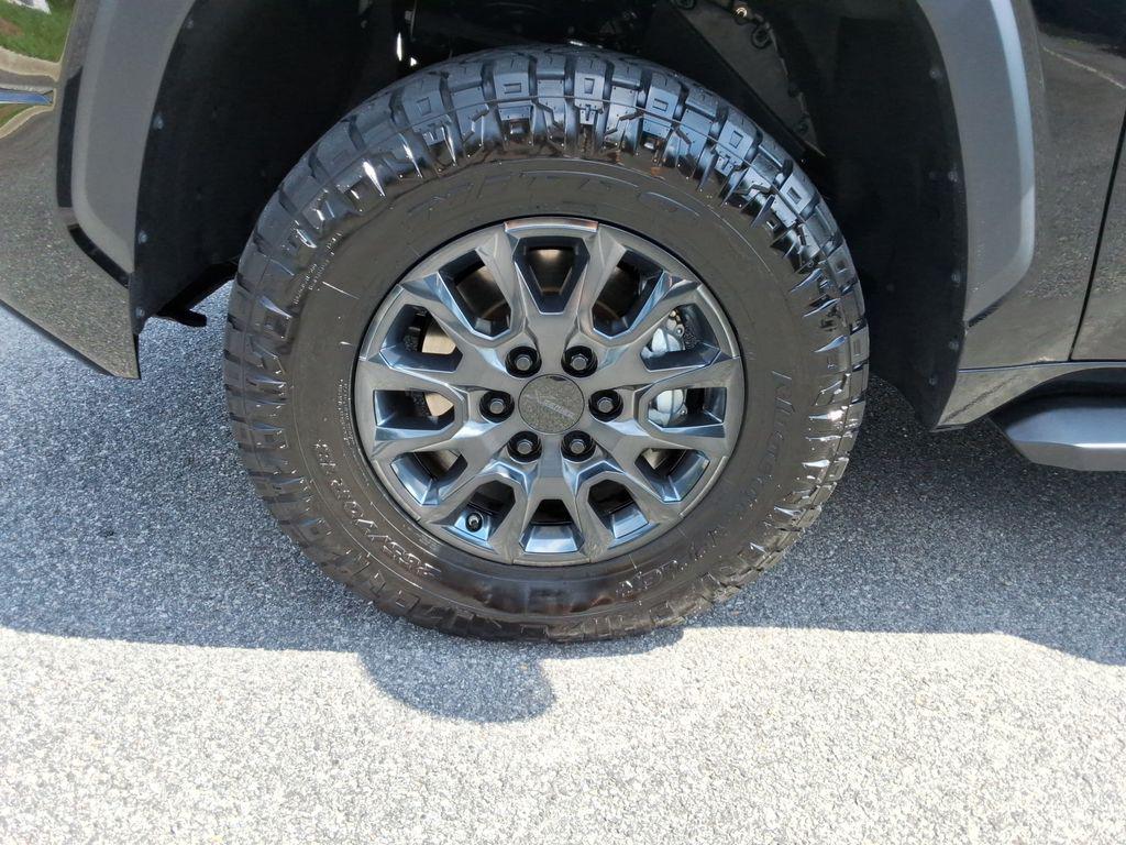 صورة 10 لـ 2025 Toyota TUNDRA SR5