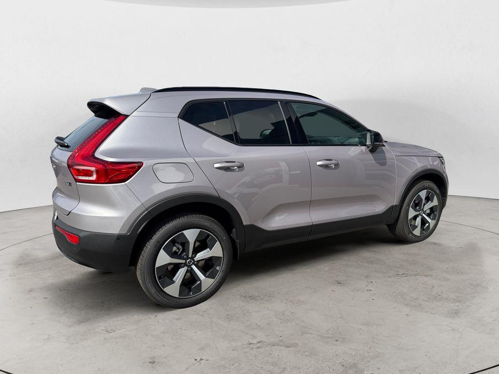 صورة 7 لـ 2026 Volvo XC40 B5 PLUS