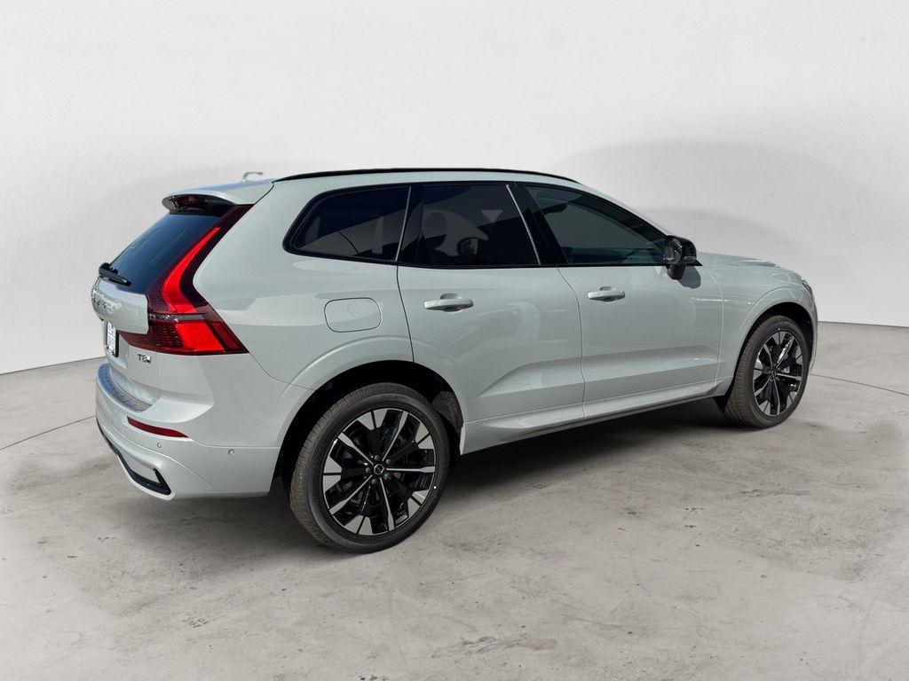 2026 Volvo XC60 PLUG-IN HYBRID T8 PLUS — фото 7