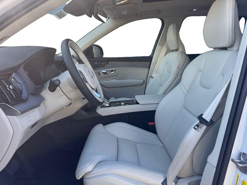 صورة 12 لـ 2026 Volvo XC90 B6 ULTRA DARK THEME 7-SEATER