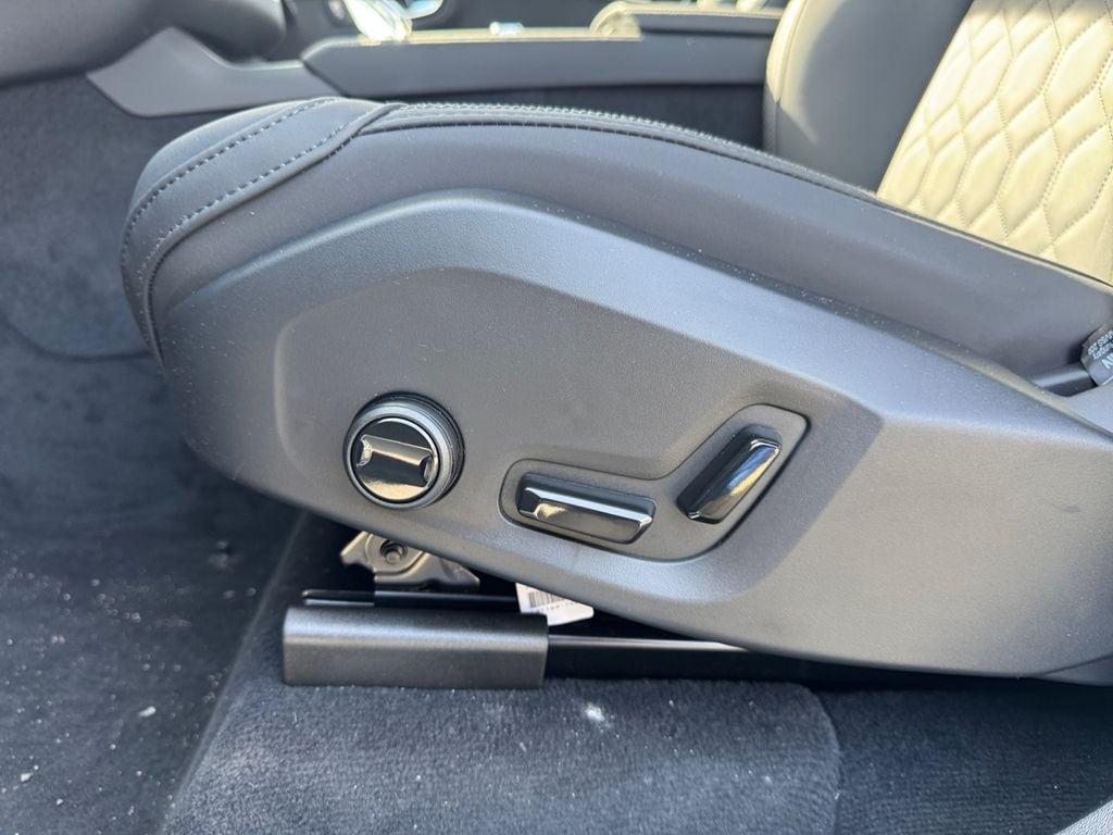 2026 Volvo XC90 B6 PLUS 7-SEATER — миниатюра 26