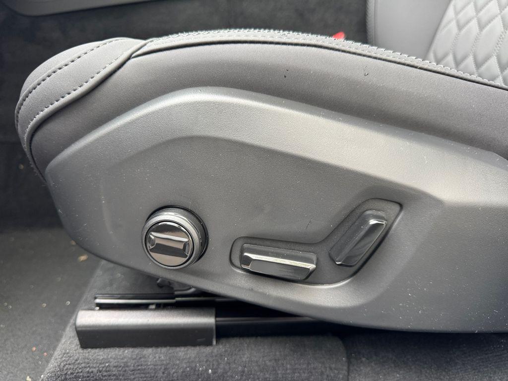 صورة مصغرة 11 لـ 2026 Volvo XC60 B5 PLUS