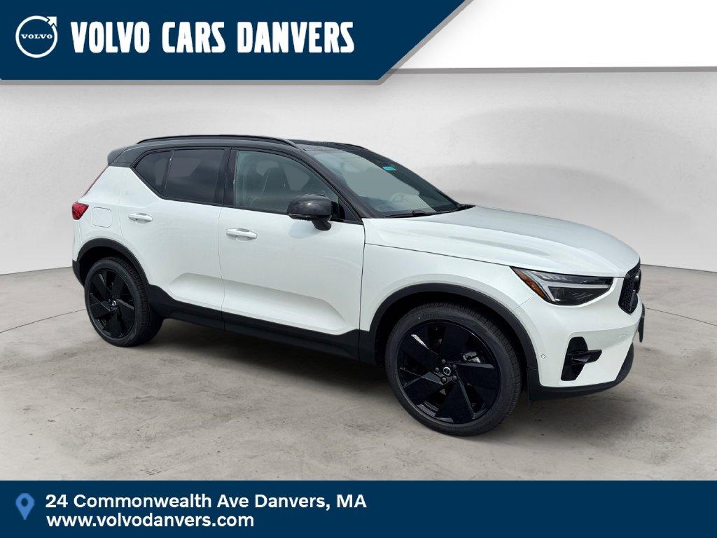 New 2026 Volvo XC40 B5 Ultra Black Edition