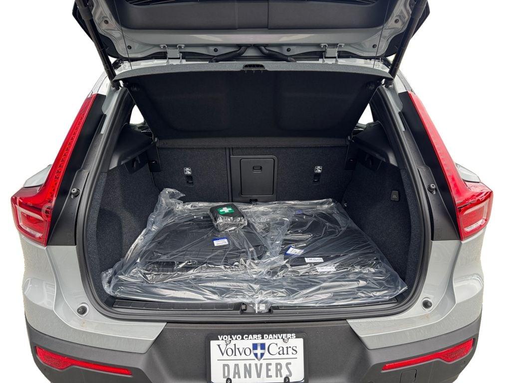 2026 Volvo XC40 B5 ULTRA BLACK EDITION — фото 6