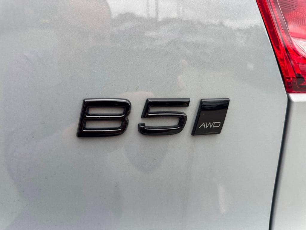 2026 Volvo XC40 B5 ULTRA BLACK EDITION — фото 10