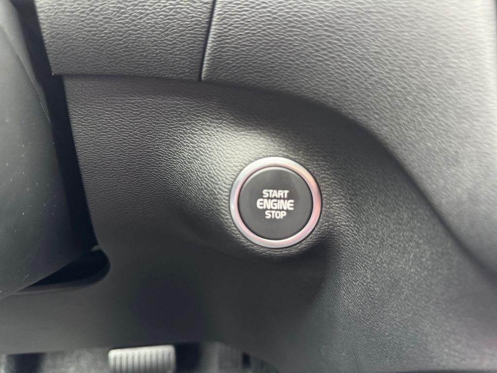 2026 Volvo XC40 B5 ULTRA BLACK EDITION — фото 19