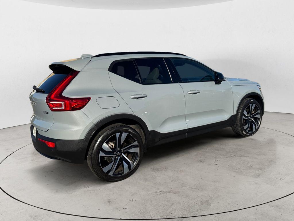 2024 Volvo XC40 B5 ULTIMATE DARK THEME 缩略图 7