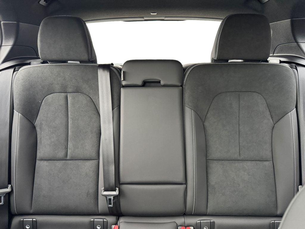 صورة مصغرة 24 لـ 2026 Volvo XC40 B5 ULTRA BLACK EDITION