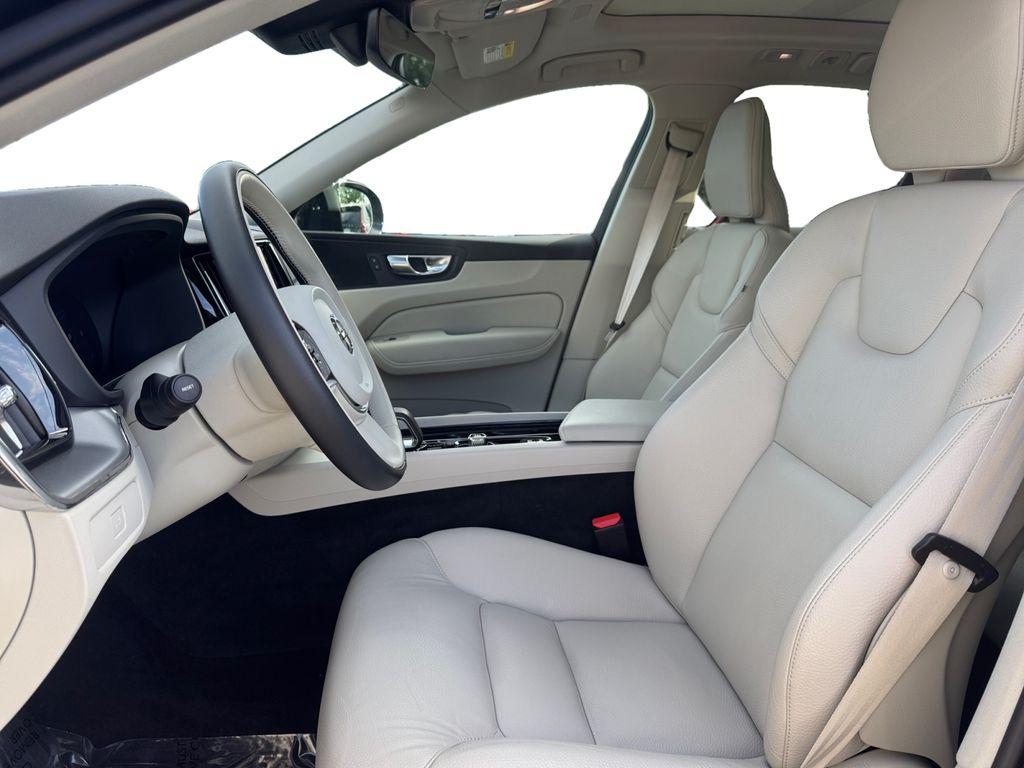 2024 Volvo XC60 B5 CORE 缩略图 11