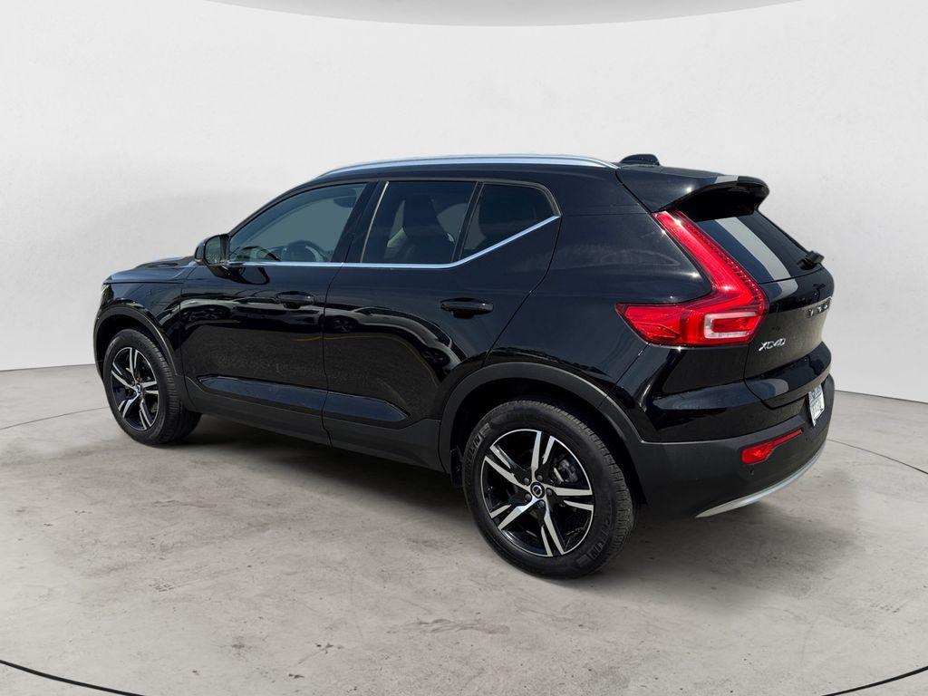 2025 Volvo XC40 B5 CORE BRIGHT THEME — фото 3
