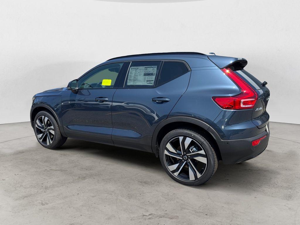 صورة 4 لـ 2026 Volvo XC40 B5 PLUS