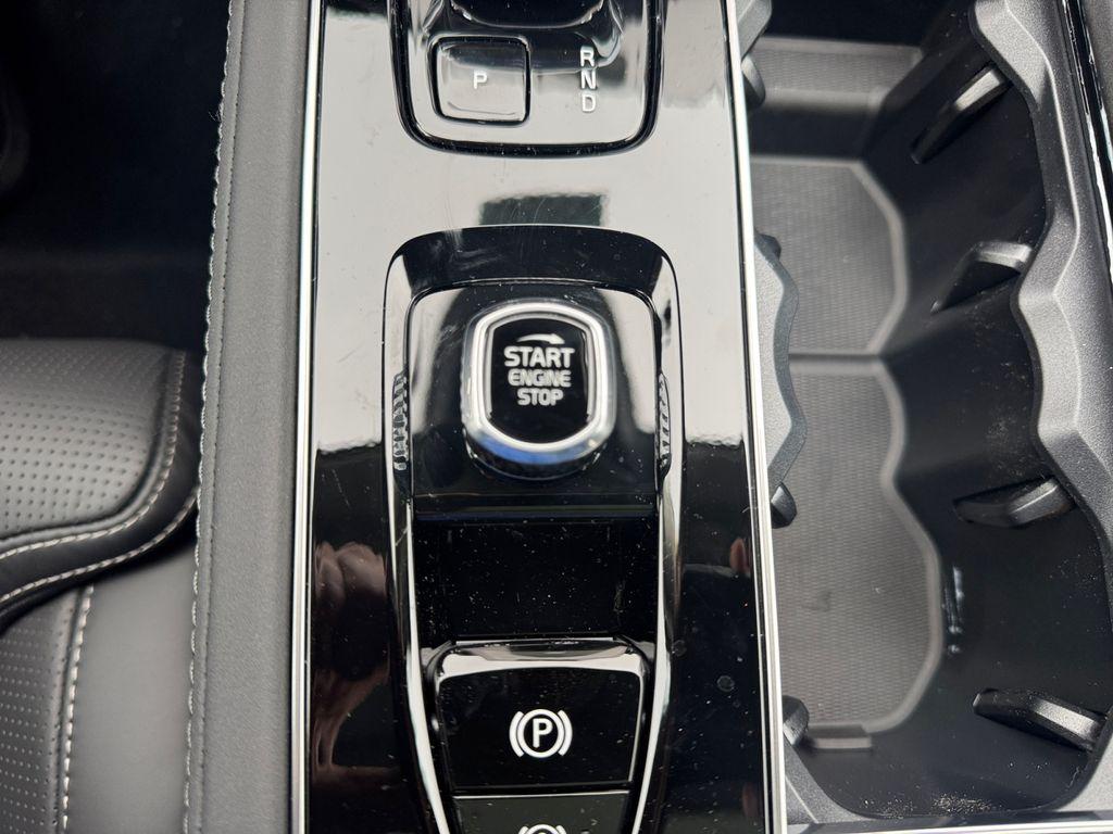2026 Volvo XC90 B6 ULTRA 7-SEATER — миниатюра 18