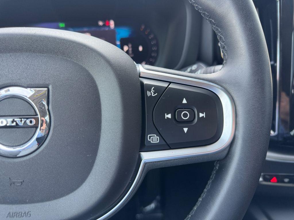 2023 Volvo XC60 B5 CORE — миниатюра 16