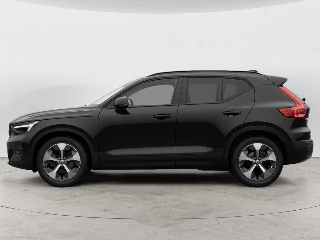 2026 Volvo XC40 B5 PLUS — фото 4