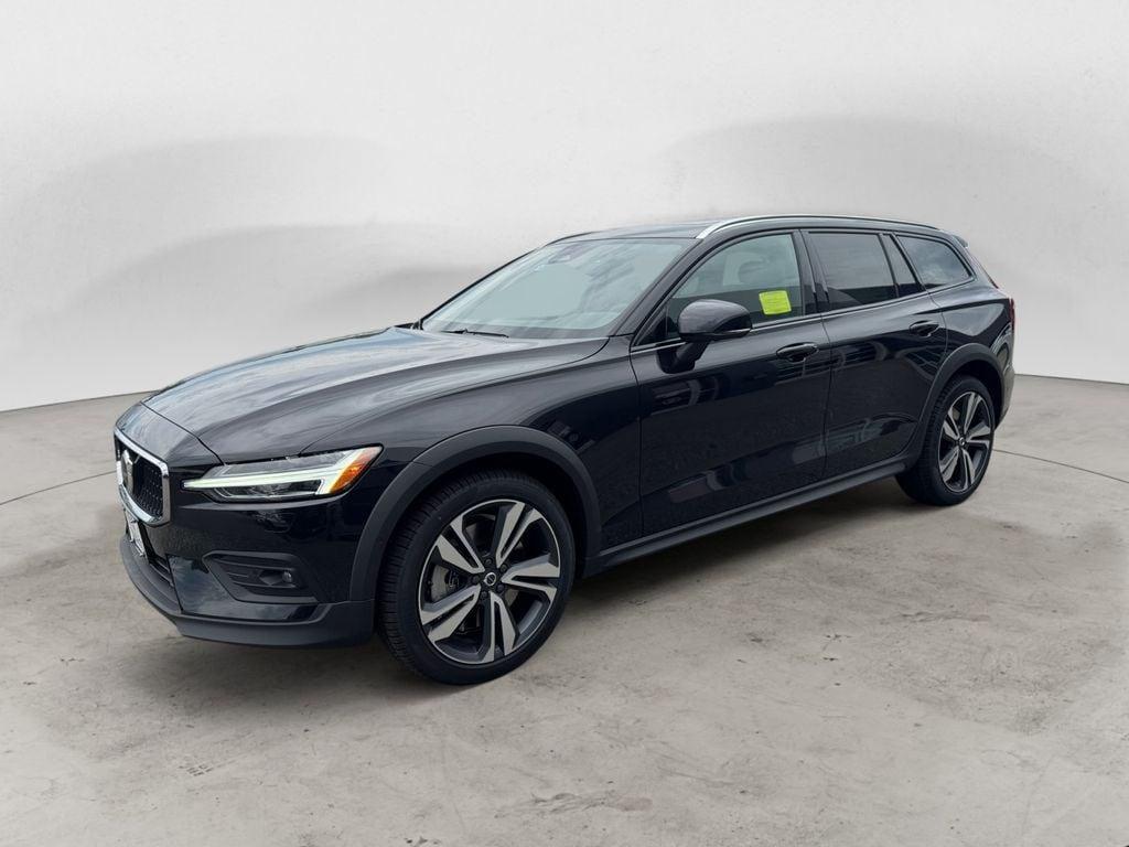 صورة 2 لـ 2026 Volvo V60 CROSS COUNTRY B5 PLUS