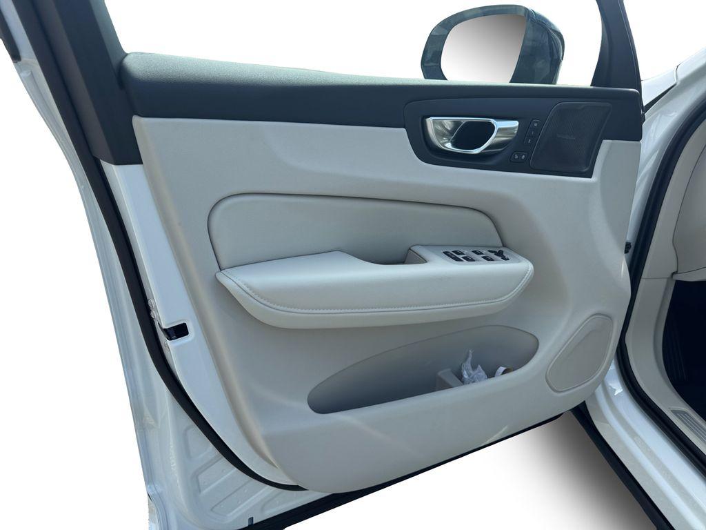 صورة مصغرة 11 لـ 2026 Volvo XC60 PLUG-IN HYBRID T8 ULTRA