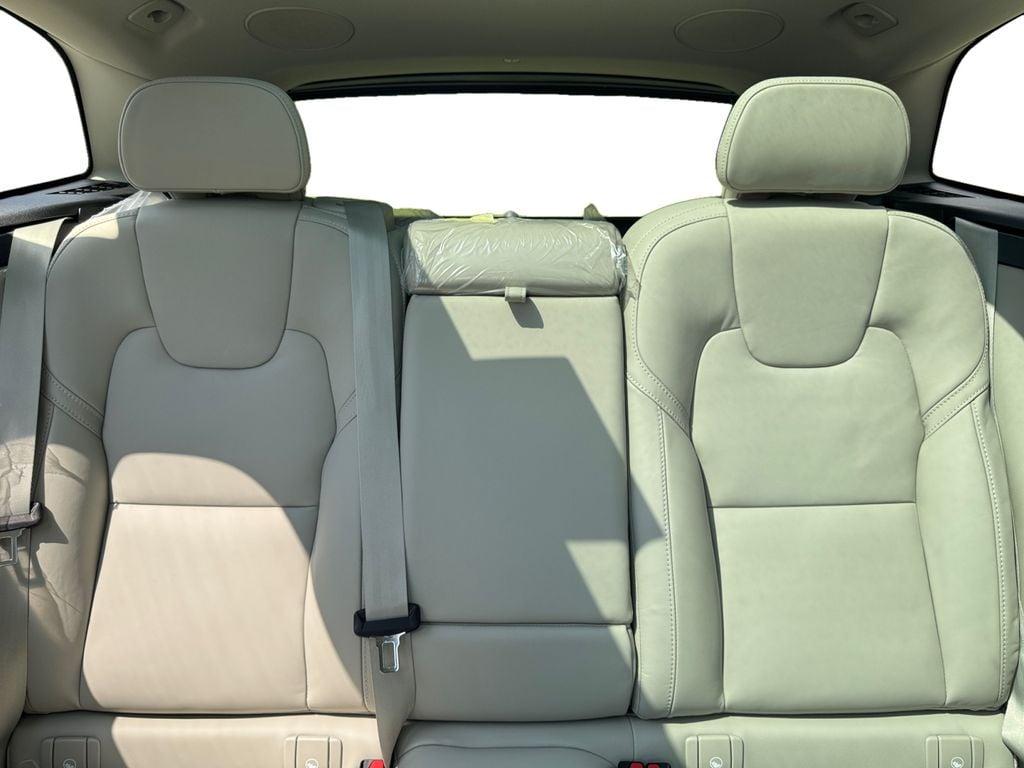 صورة مصغرة 24 لـ 2026 Volvo XC60 PLUG-IN HYBRID T8 ULTRA