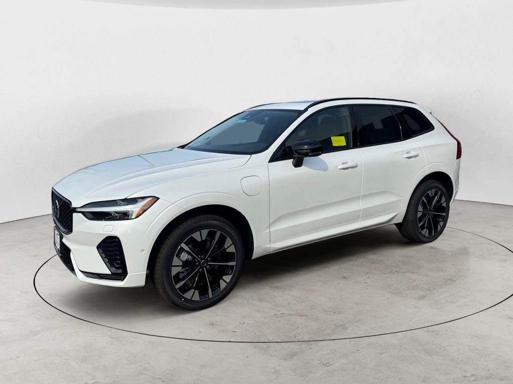 2026 Volvo XC60 PLUG-IN HYBRID T8 PLUS — фото 2
