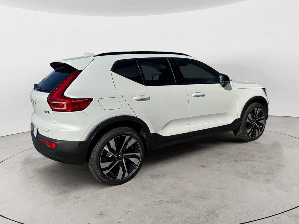 صورة 7 لـ 2026 Volvo XC40 B5 PLUS