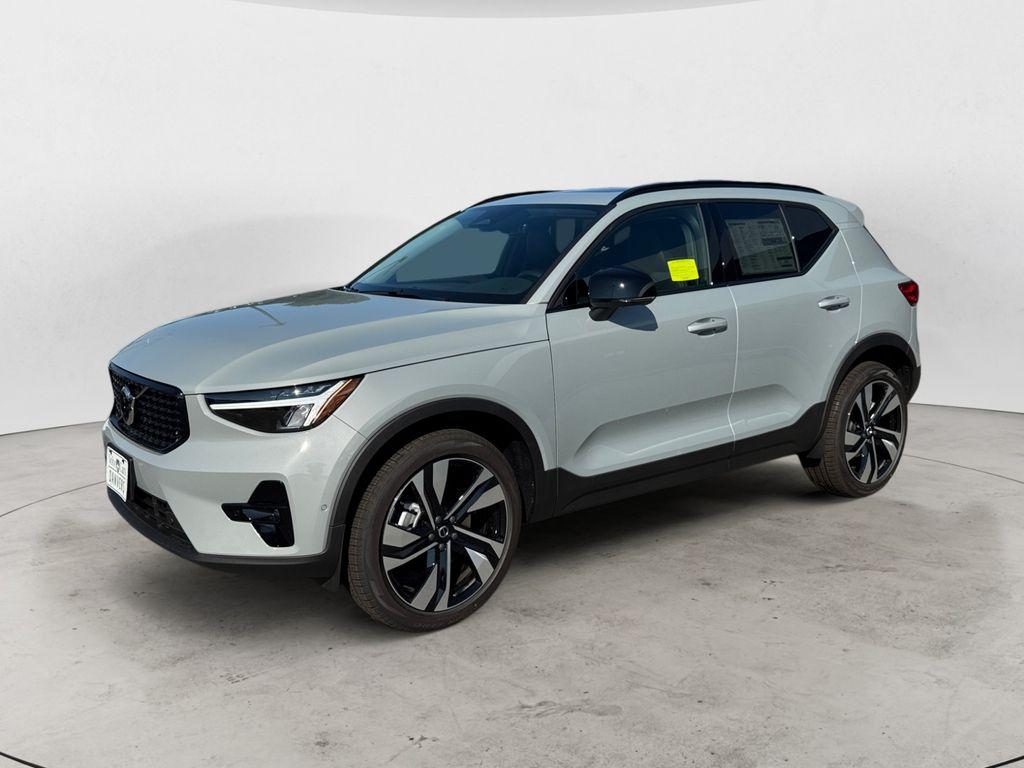 2026 Volvo XC40 B5 PLUS 照片 2
