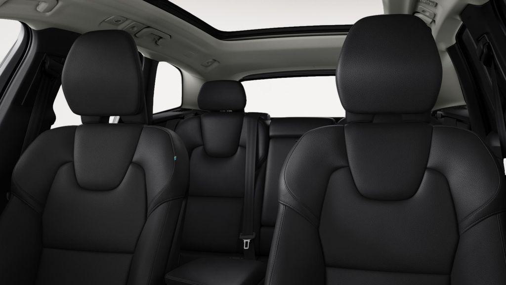 صورة 7 لـ 2023 Volvo XC60 B5 PLUS DARK THEME