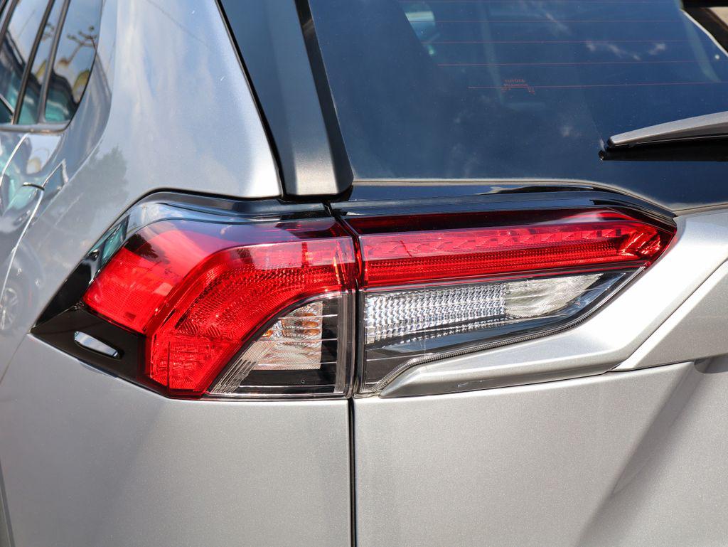 صورة مصغرة 23 لـ 2022 Toyota RAV4 XLE