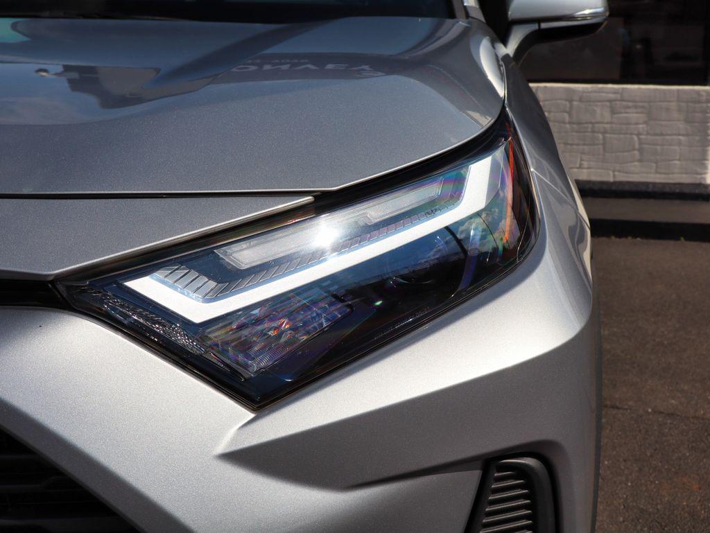 صورة مصغرة 15 لـ 2022 Toyota RAV4 XLE