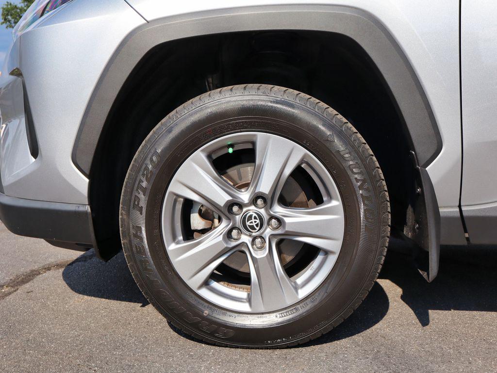 صورة مصغرة 27 لـ 2022 Toyota RAV4 XLE