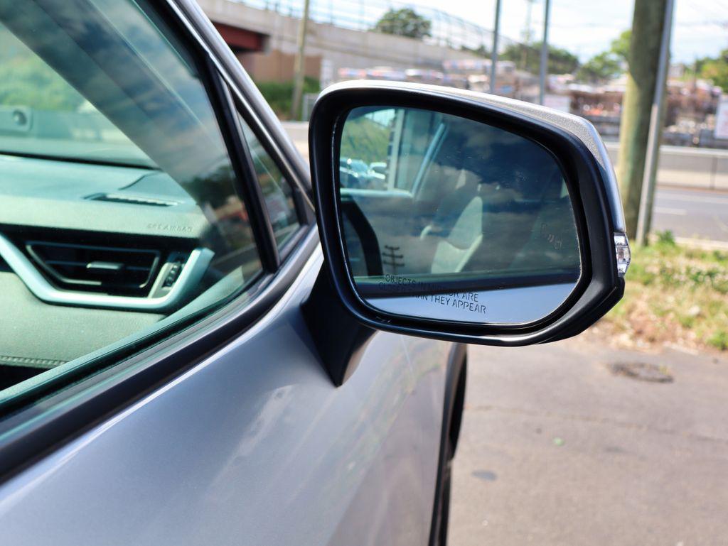 صورة مصغرة 19 لـ 2022 Toyota RAV4 XLE