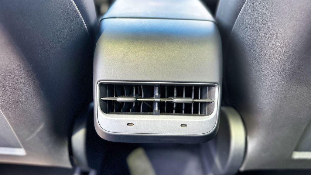 صورة مصغرة 74 لـ 2024 Tesla MODEL Y LONG RANGE SINGLE MOTOR REAR-WHEEL DRIVE
