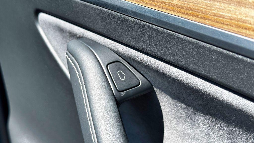صورة مصغرة 77 لـ 2024 Tesla MODEL Y LONG RANGE SINGLE MOTOR REAR-WHEEL DRIVE