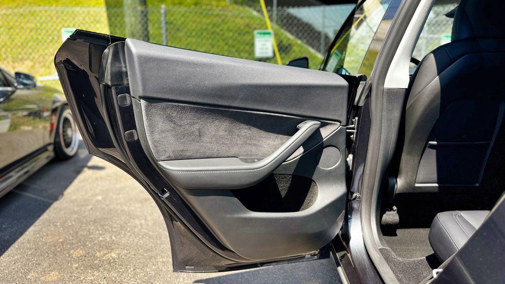 صورة مصغرة 67 لـ 2024 Tesla MODEL Y LONG RANGE SINGLE MOTOR REAR-WHEEL DRIVE
