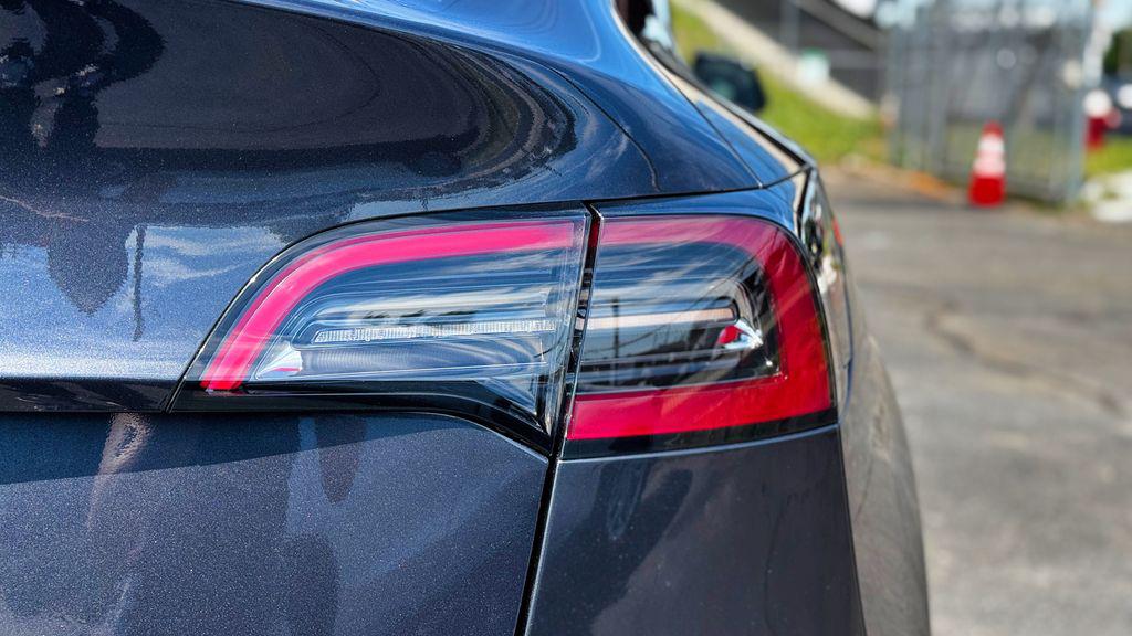 صورة مصغرة 32 لـ 2024 Tesla MODEL Y LONG RANGE SINGLE MOTOR REAR-WHEEL DRIVE