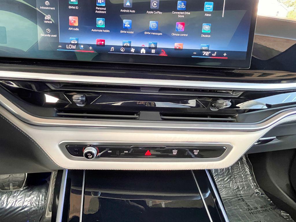 صورة مصغرة 26 لـ 2024 BMW X7 M60I