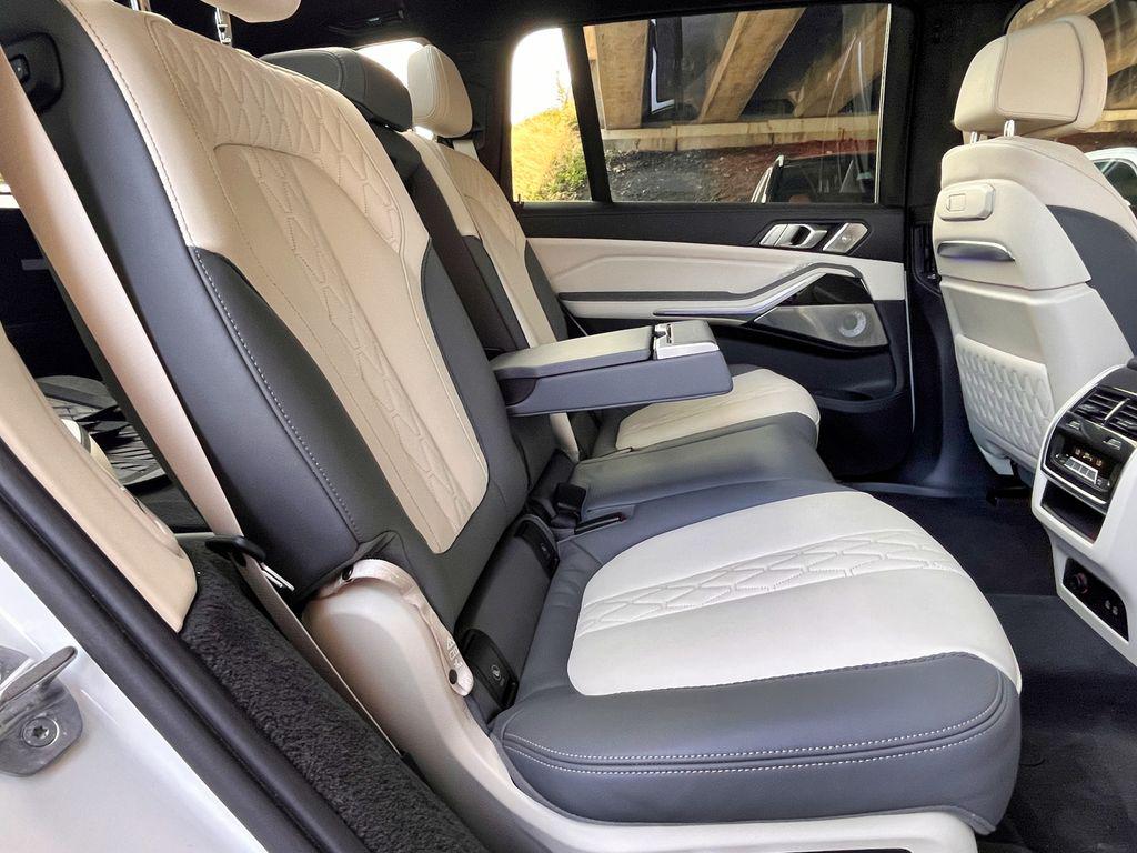 صورة مصغرة 53 لـ 2024 BMW X7 M60I