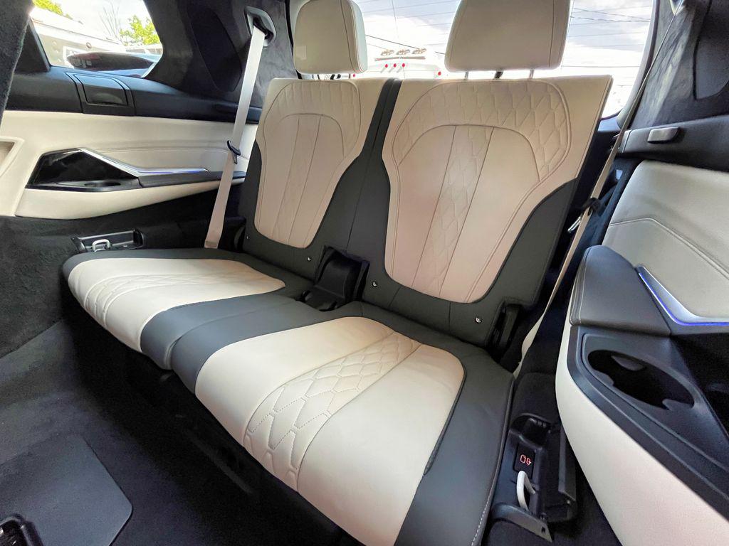 صورة مصغرة 42 لـ 2024 BMW X7 M60I