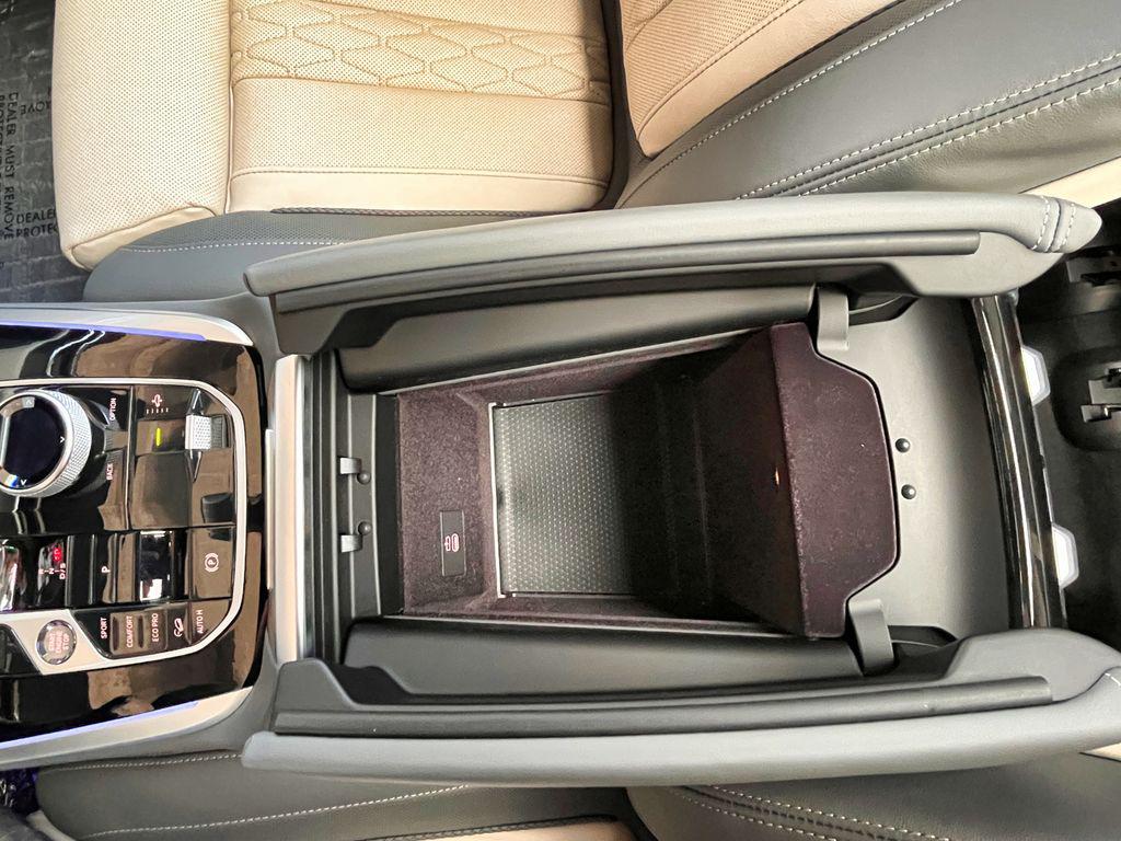 صورة مصغرة 36 لـ 2024 BMW X7 M60I