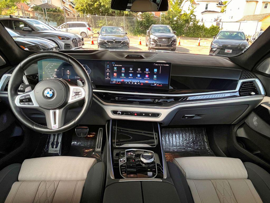 صورة مصغرة 14 لـ 2024 BMW X7 M60I