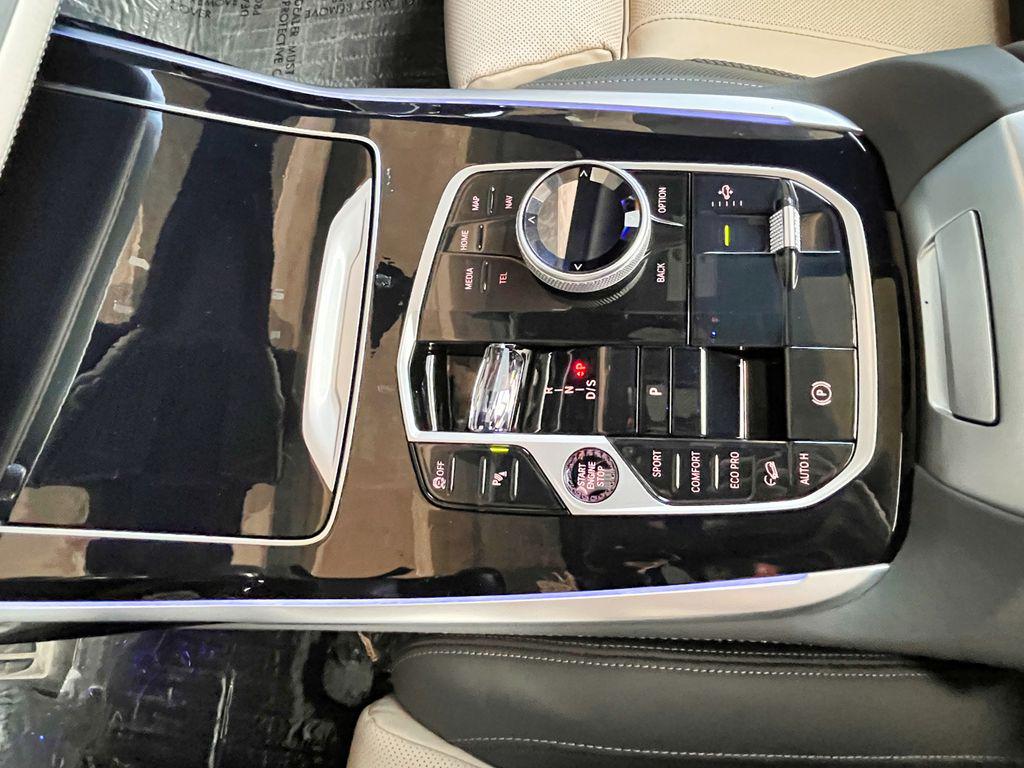 صورة مصغرة 34 لـ 2024 BMW X7 M60I